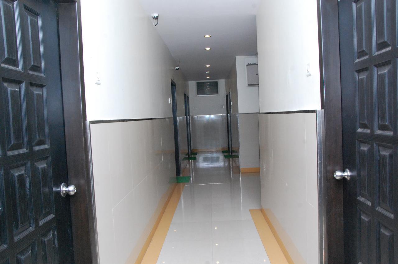 פנדהרפור Vitthal Inn מראה חיצוני תמונה
